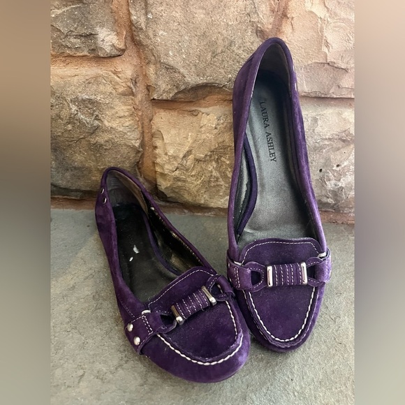 Laura Ashley Shoes - Laura Ashley Suede Gwen Driving Loafers Eggplant Purple FABULOUS Wrap buckle sz8